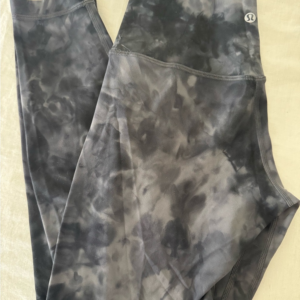 Lululemon Size 6 Align High Rise 25”